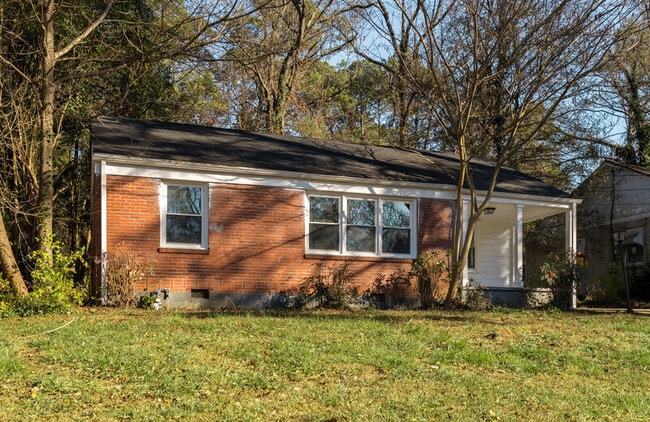 Building Photo - 1850 Hillsdale Dr