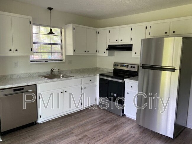 Photo - 206 Reeves St Unit B