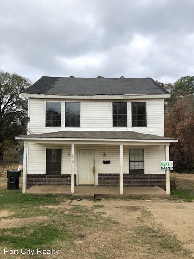 3 br, 2 bath House - 3328 Jewella - 3 br, 2 bath House - 3328 Jewella