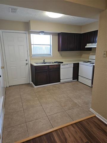 Photo - 2822 Wimbledon Ct