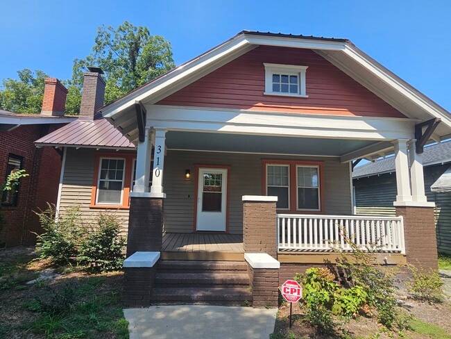 Building Photo - 310 S 16th St