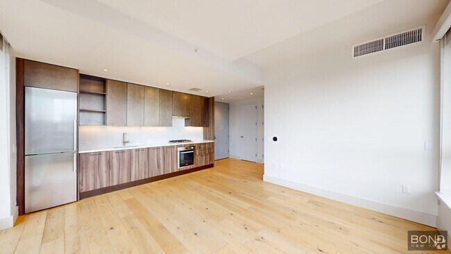 Building Photo - 251 E 2nd St Unit 9B Rental