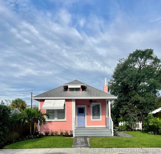 Photo - 321 N L St