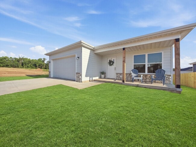 Photo - 870 s Orchard Way