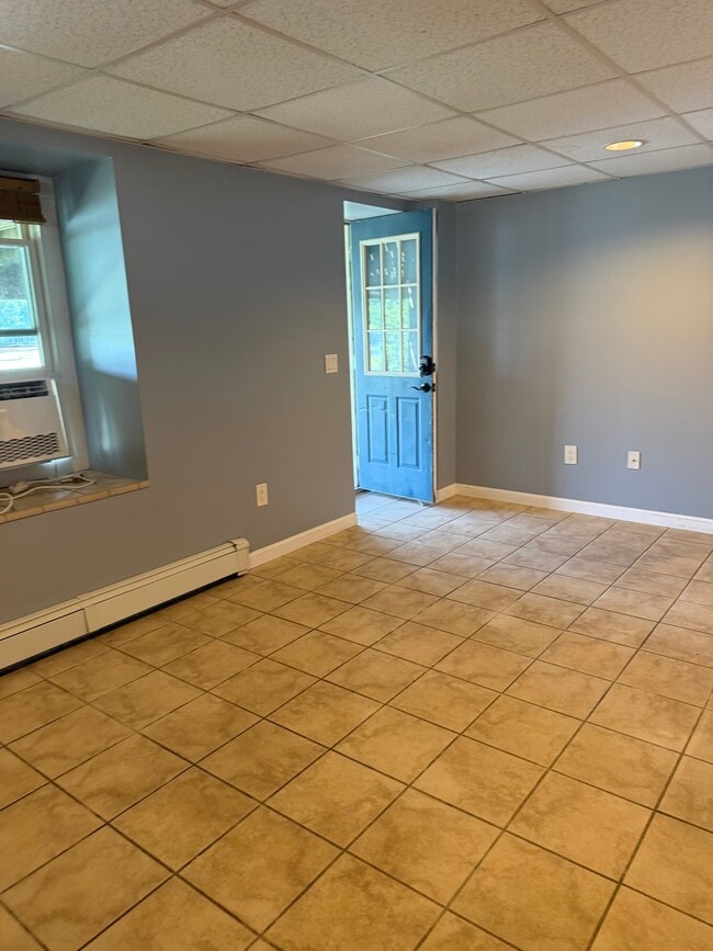 30 Lakeside Dr Unidad Lake apartment/Umass