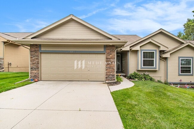 Building Photo - Ranch Townhome in Shadow View