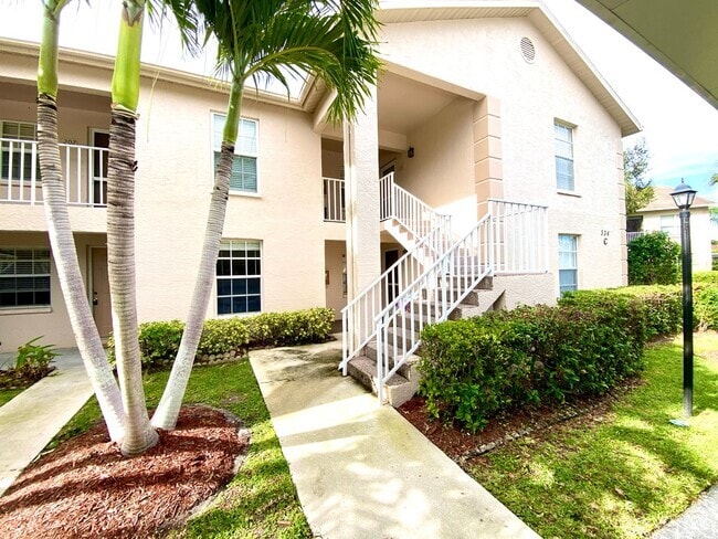 Building Photo - ** BRADSTROM VILLAGE ** 3 BED / 2 BATH CON... Rental