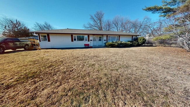 Building Photo - 2 Bedroom Duplex North Ames