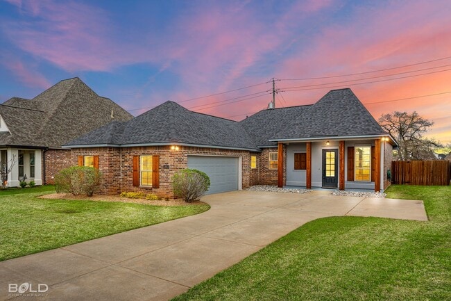 Building Photo - 3 Bedroom 2 Bath in Cypress Bend Rental