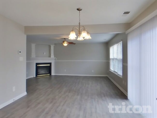 Photo - 5940 Briggs Dr