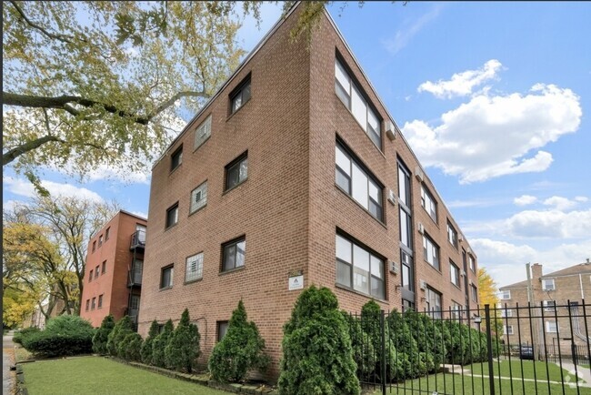 Building Photo - 2901 W Summerdale Ave Unit 3B Rental