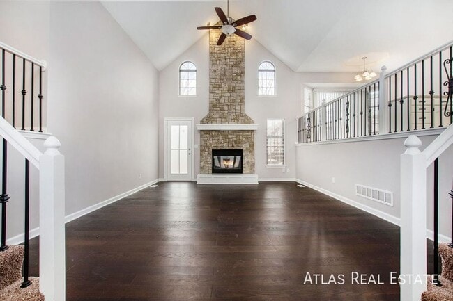 Photo - 301 SE Onyx Dr