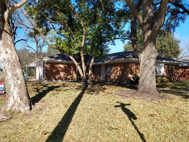 Photo - 2830 7th Ave N
