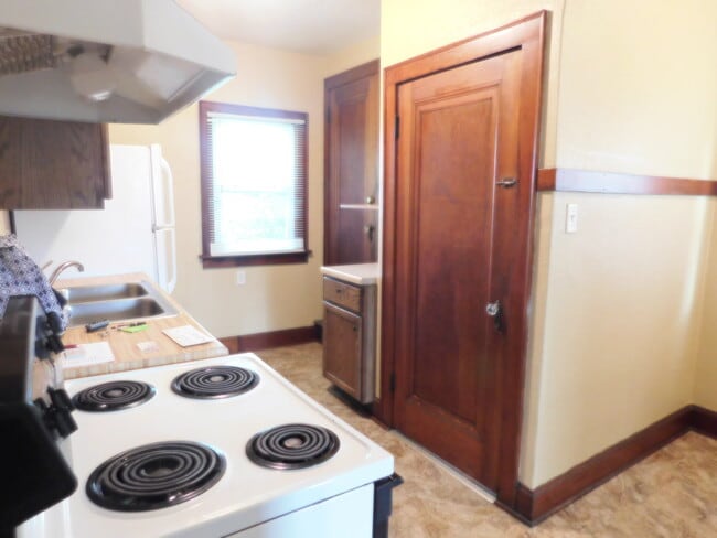 Photo - 230 W Summit St