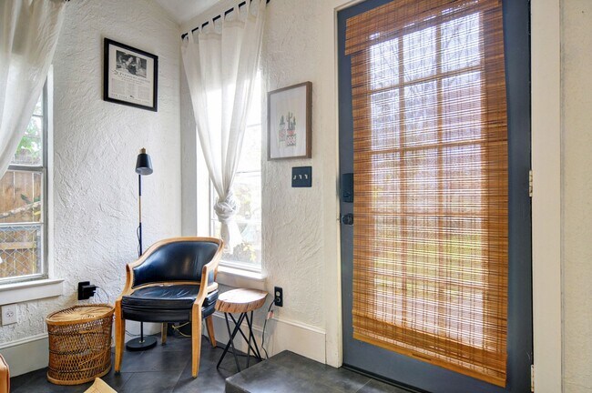 Photo - 1707 Thomas Pl