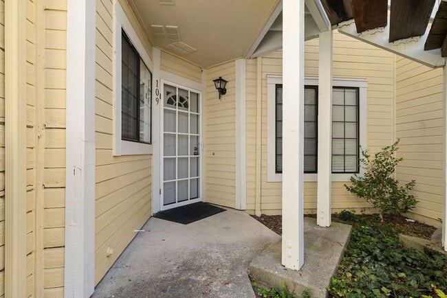 Photo - 109 Devonwood