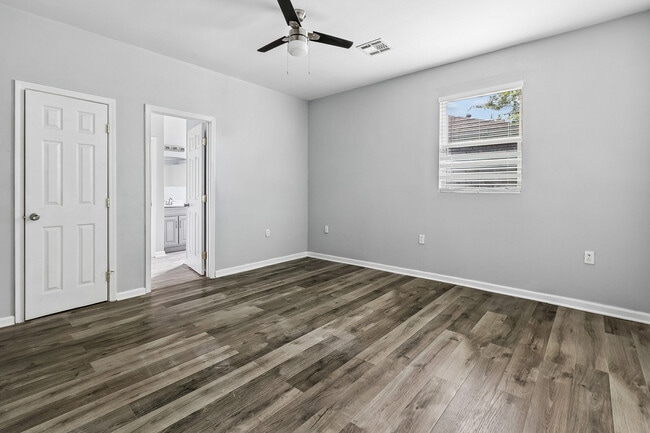 Photo - 3540 Clermont Dr