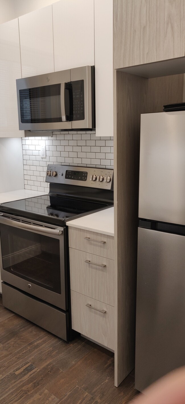 55 Queensberry St Unit 3
