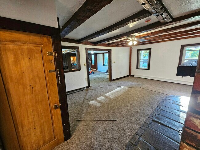 Photo - 81 Oak St Unit 1