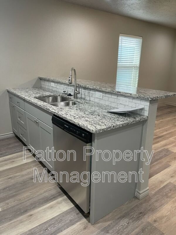 Photo - 510 Roosevelt Ave Unit A