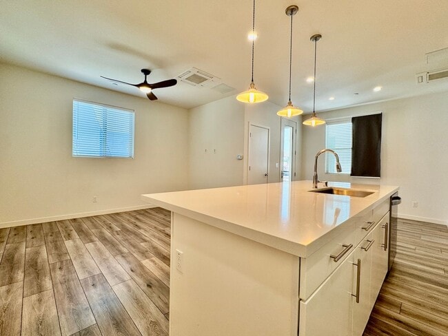 Photo - NEWER 2 BED, 2.5. BATH TOWNHOME IN BROADWAY AREA OF SACRAMENTO