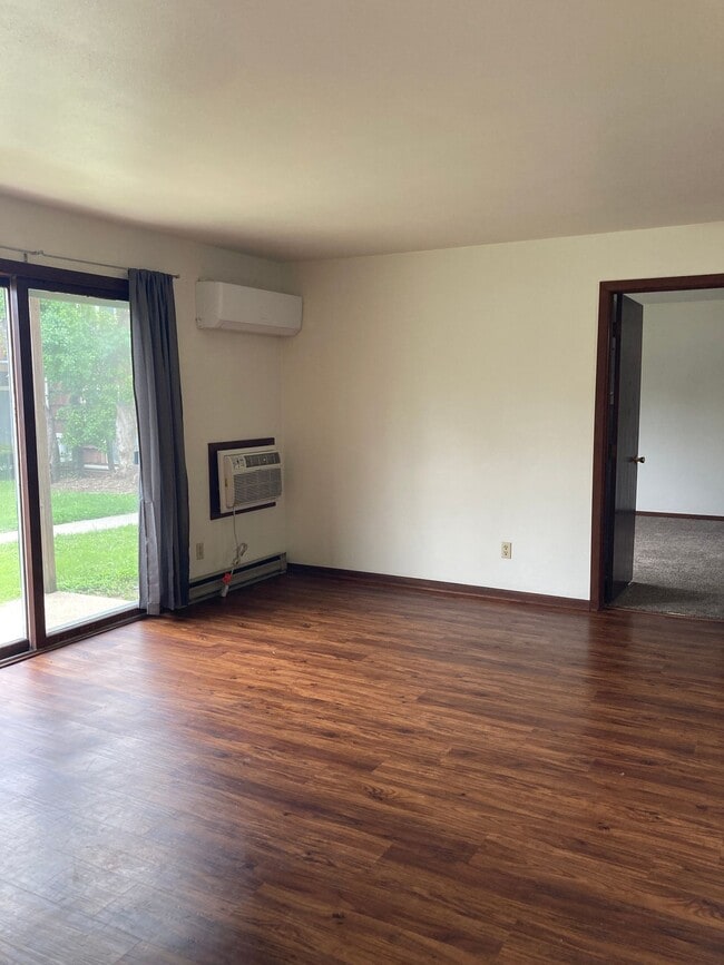 Photo - Immaculate 1 Bedroom Apartment