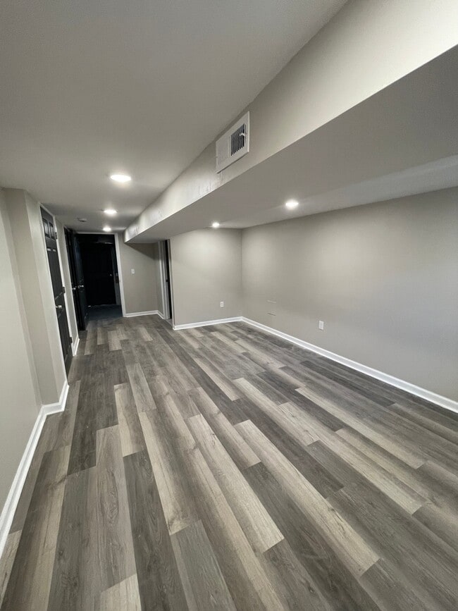Photo - 332 Endsleigh Ave