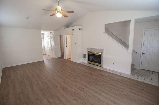 Photo - 5202 Tessa Way