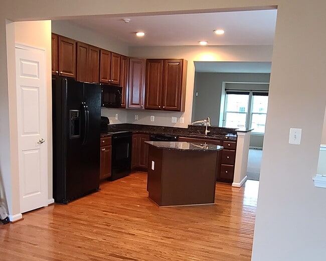 Photo - 202 Tidewater Terrace