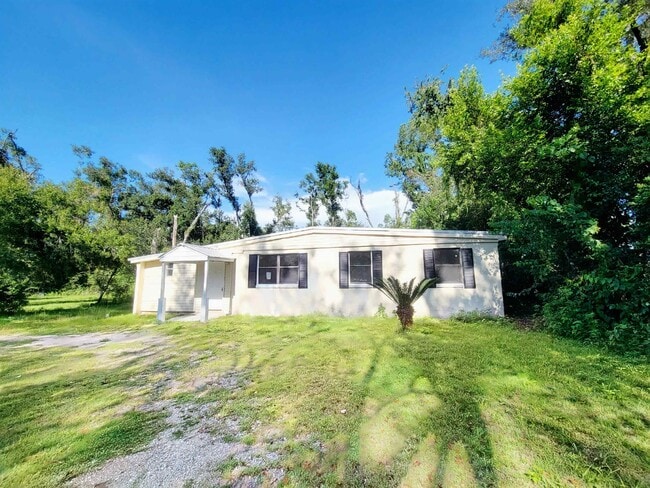 Building Photo - 906 N Veterans Dr Rental