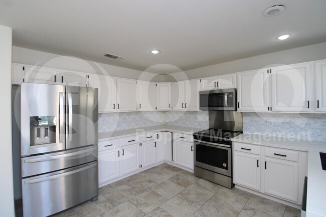 Photo - 137 W Leah Ct