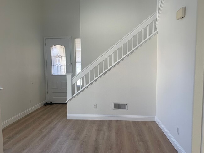 Photo - $500 Off The First Month’s Rent!!