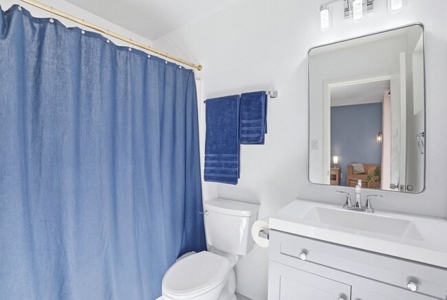 Photo - 313 E Riviera Dr
