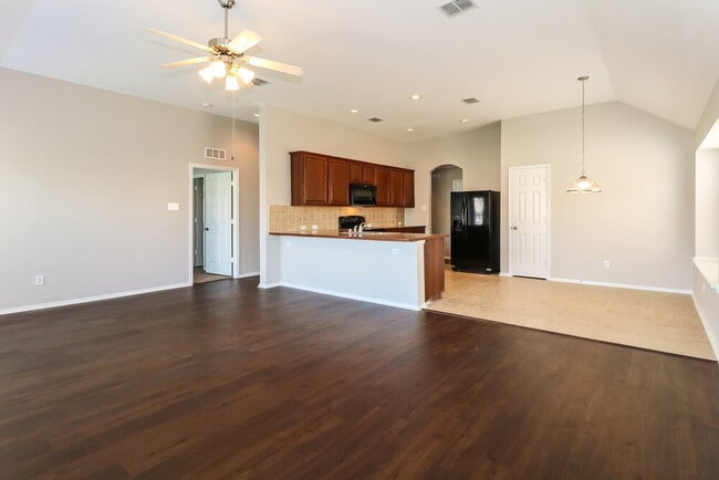 513 Anchor Way