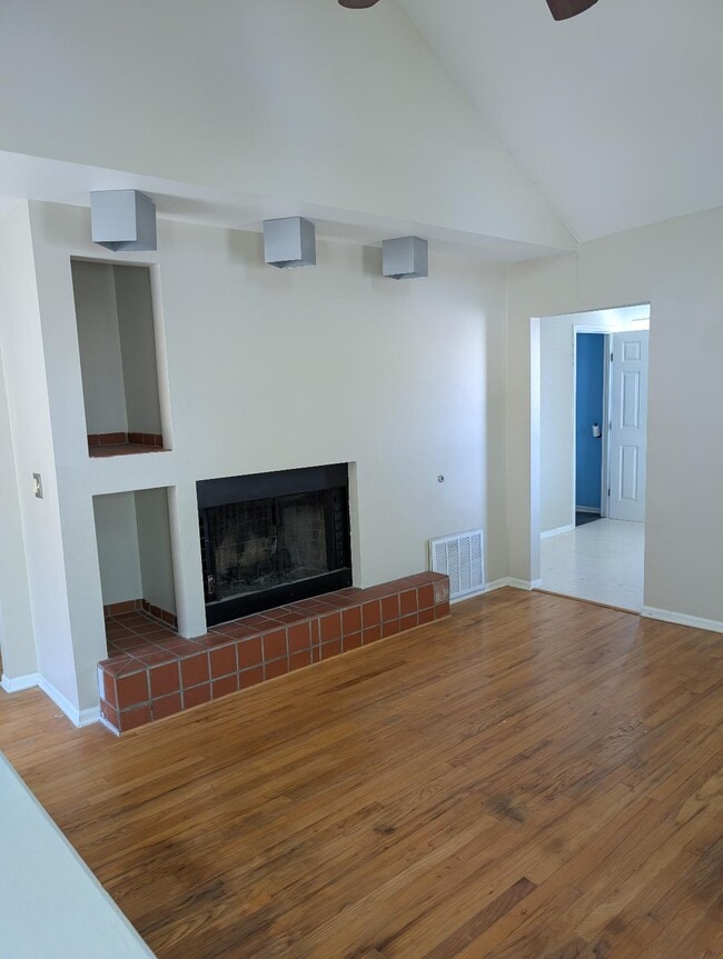 Photo - 3158 Oak St Unit 3158