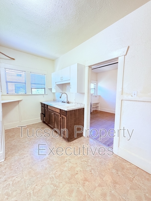 Photo - 722 E Drachman St