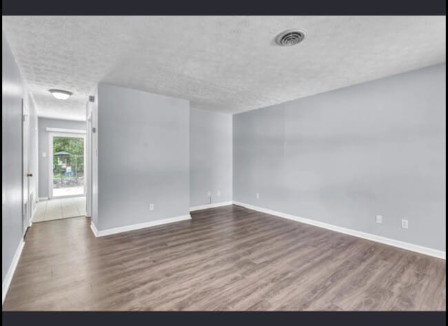 Building Photo - 686 Bethany Ct