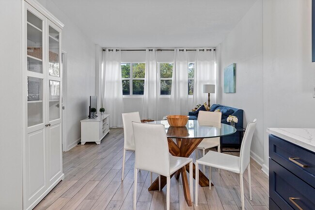 Photo - 3250 NE 28th St Unidad 105