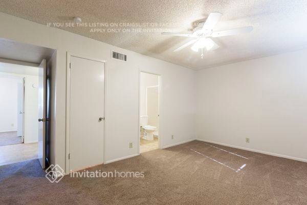 Photo - 1129 E Hampton Cir