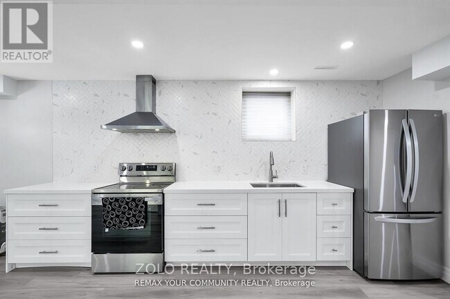 Photo - 17 Adanac Dr