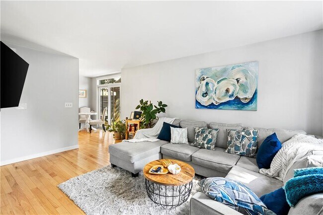 Photo - 46 Thurston Ave