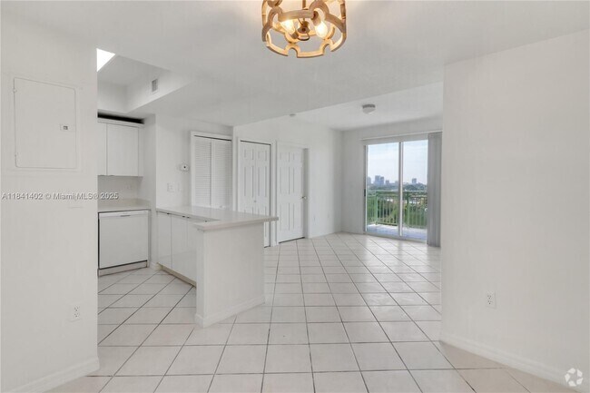 Building Photo - 3500 Coral Wy Unit 1207 Rental