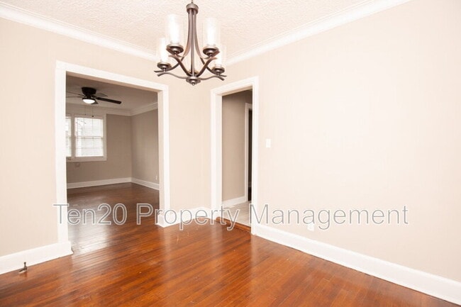 Photo - 3909 Crestview Dr