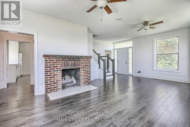 Photo - 1579 Gilford Rd