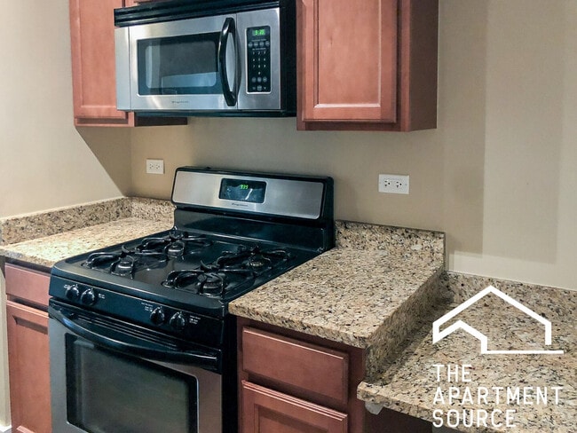 Photo - 1849 W Cornelia Ave Unit 1