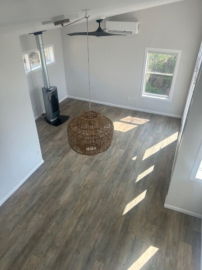 Photo - 1125 Henry Rd