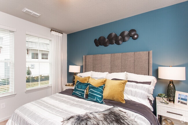 2BR, 2BA - 1,188 SF - Acadia
