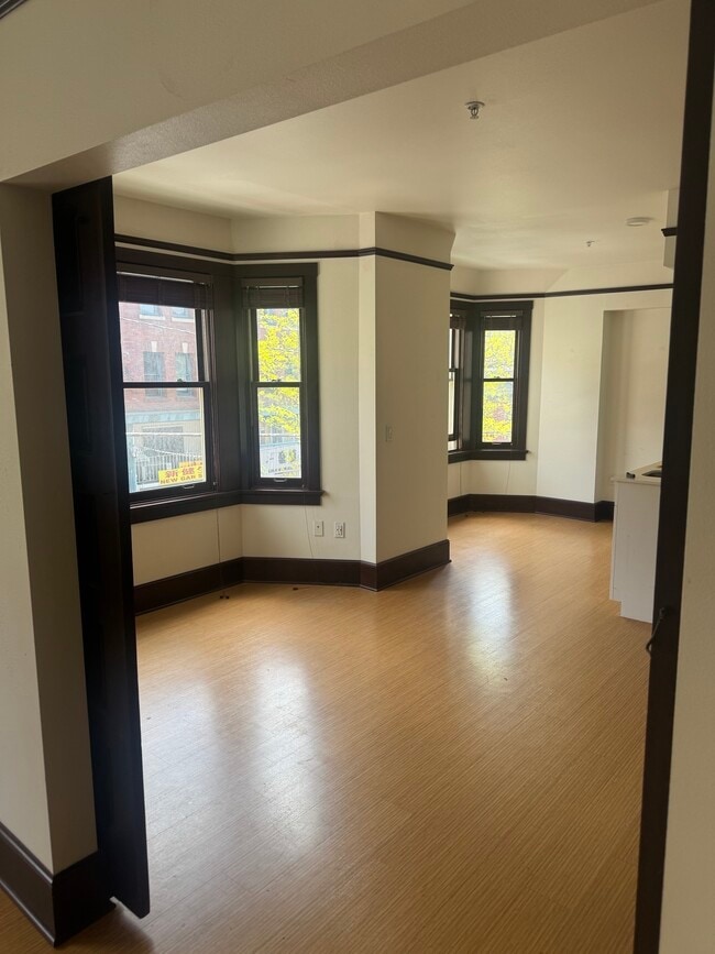 Photo - Louisa Hotel