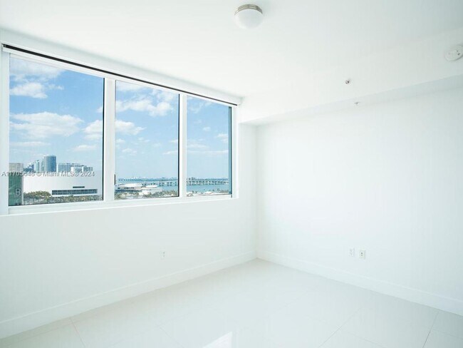 Photo - 244 Biscayne Blvd Unidad 2202