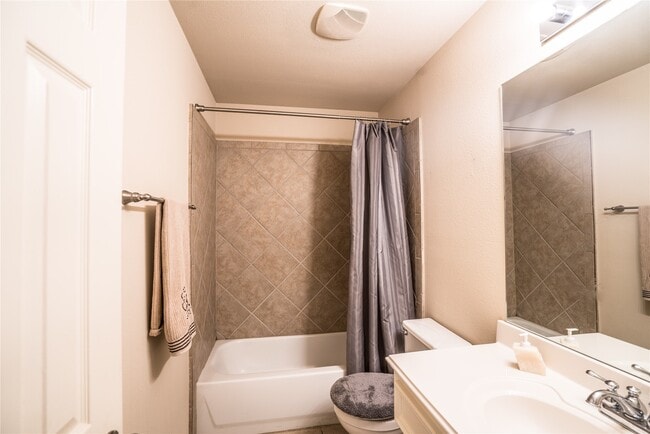 Photo - 548 W 27th St